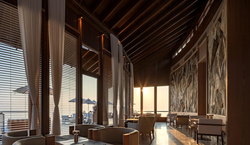 indian-ocean-holidays-maldives-centara-grand-lagoon-maldives-the-club